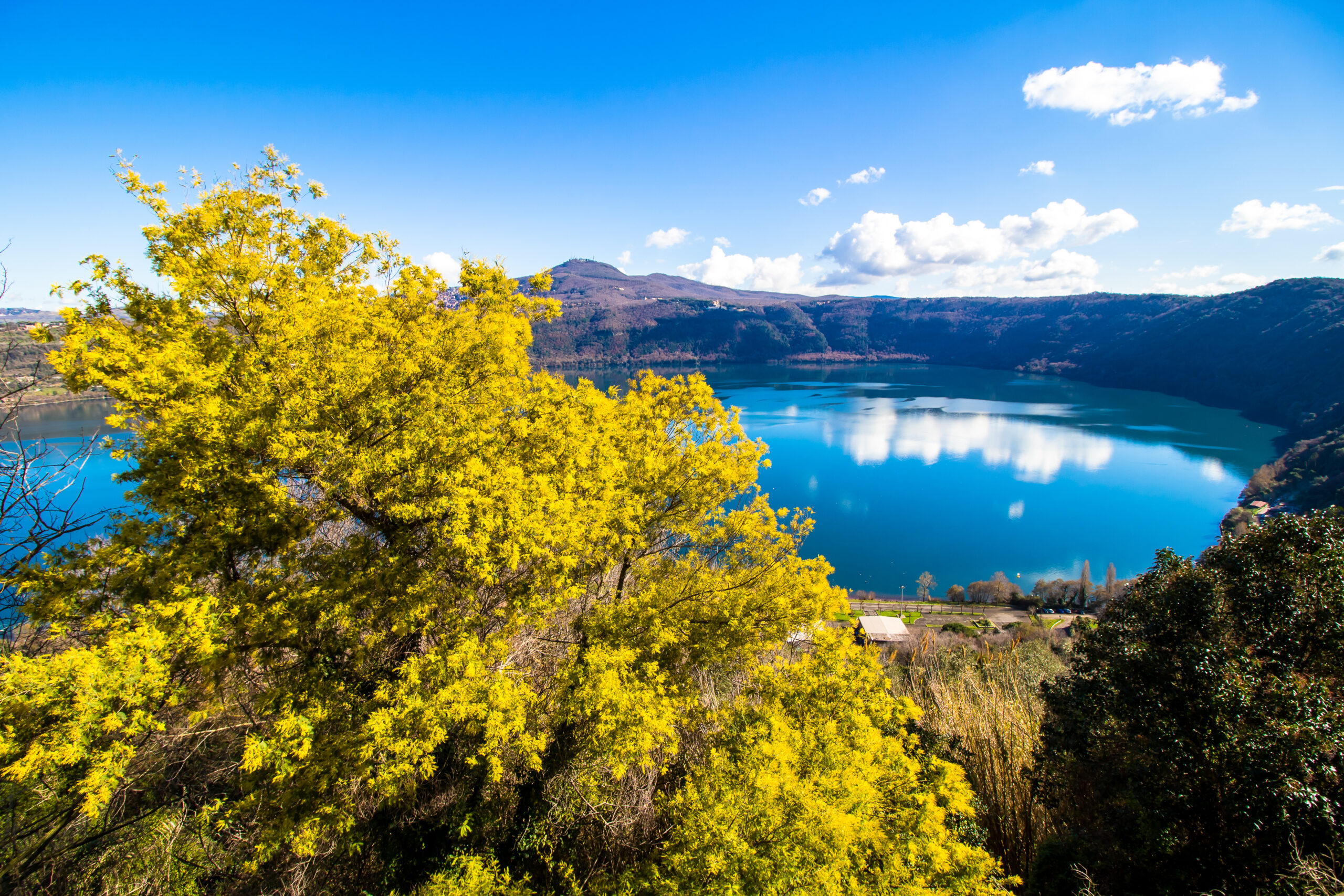 Lake,Albano,,A,Small,Volcanic,Crater,Lake,In,The,Alban